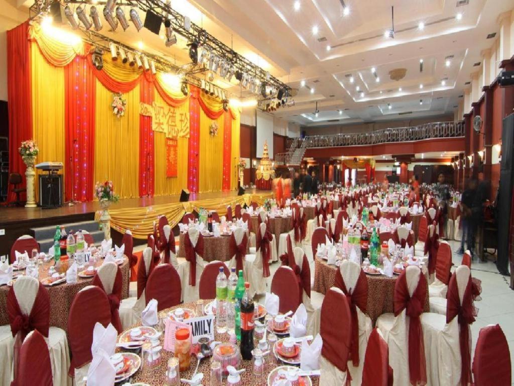 Hotel Tarakan Plaza Eksteriør bilde