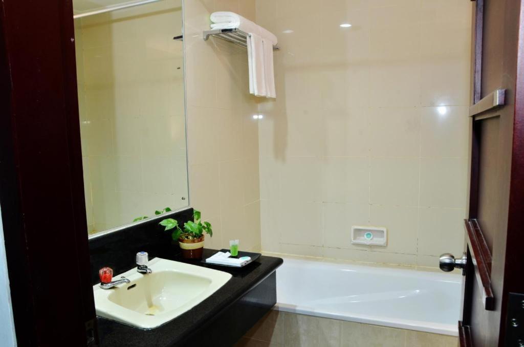 Hotel Tarakan Plaza Eksteriør bilde